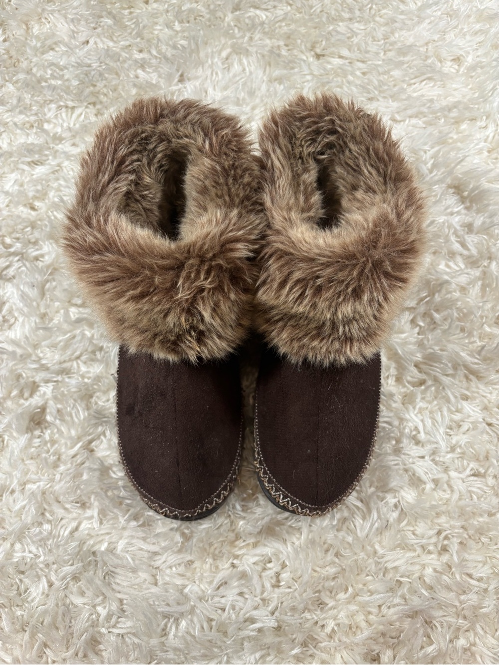isotoner Brown Faux Fur Trim Slipper Boots-size 37